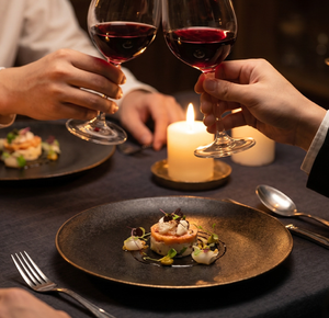 Black Matte Ceramic Round <b>Plate</b> With Gold Rim Western Steak Sashimi <b>Plate</b> Custom Logo For Hotel Restaurant Wholesale - Product Image 2