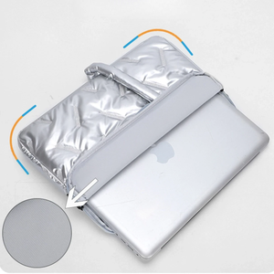 Minimalistische, lichtgewicht beschermhoes voor laptops, waterafstotend en schokabsorberend, met handvat voor dagelijks gebruik op kantoor. - Product Image 4
