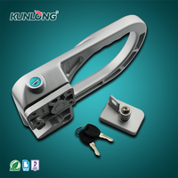 SK1-606 Serrure à poignée de compression en alliage d'aluminium durable antivol plaquée argent pour machine de test industrielle
