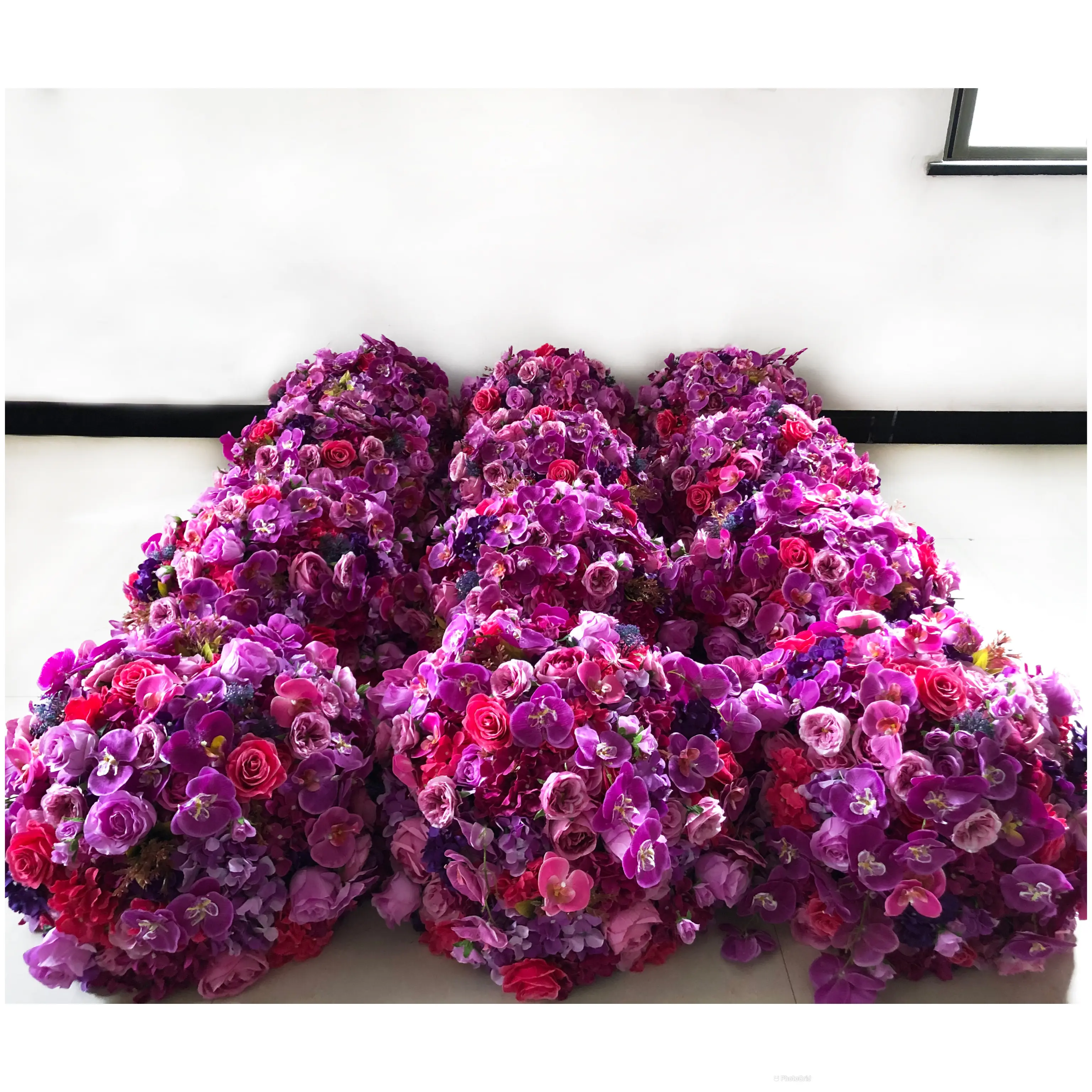 C20 Bola Bunga Berkualitas Tinggi Hiasan Tengah Pernikahan Bola Bunga Hydrangea Sutra Buatan Ungu Mawar Merah Putih Bola Bunga Pernikahan