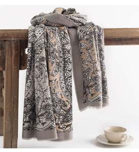 Bufanda Larga Elegante Estampada de Poliéster para Mujer, Otoño/Invierno 2024, Cálida, Gruesa y Resistente al Frío, YHK0039 - Product Image 4