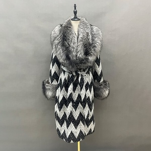 Cappotti Invernali <span class=keywords><strong>in</strong></span> Lana e <span class=keywords><strong>Cashmere</strong></span> di Alta Qualità con Collo e Polsini <span class=keywords><strong>in</strong></span> Pelliccia di Volpe per <span class=keywords><strong>Donna</strong></span> - Product Image 5