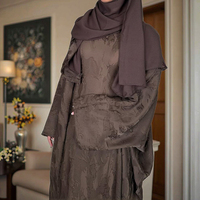 Abaya Vêtements Islamiques 2025 Grande Taille Robe Musulmane Loriya Femme Motif Personnalisé Tissu Satin Caftan Manches Chauve-Souris Designs Abaya