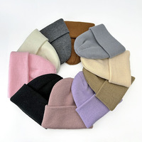Bonnet en acrylique tricoté pour enfants, style décontracté, avec revers, logo brodé, idéal pour l'hiver et les costumes de tout-petits, à prix abordable