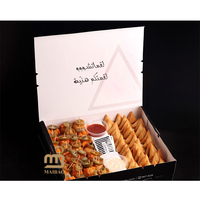 Récipient alimentaire noir imprimé sur mesure pour boîte de samosa croustillant de restaurant avec séparateurs et sauces boîte en papier à emporter pour empanadas