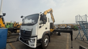 4x2 FOTON AUMAN CRANE TRUCK 270HP 8MT WITH GOOD QUALITY - Product Image 5