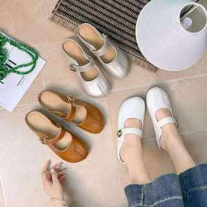 Mocassins en cuir véritable pour femmes, en cuir de veau souple, bout rond froissé, chaussures plates confortables et décontractées avec boucle métallique - Product Image 2