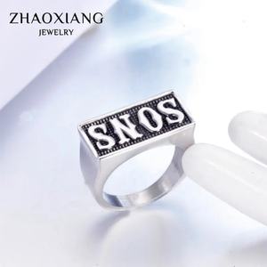 Nouvelle conception, bague en acier inoxydable gravée, bijoux vintage tendance, vente chaude, bague à doigt - Product Image 5