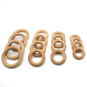 <span class=keywords><strong>Anneau</strong></span> <span class=keywords><strong>de</strong></span> <span class=keywords><strong>dentition</strong></span> en <span class=keywords><strong>bois</strong></span> <span class=keywords><strong>de</strong></span> hêtre organique pour bébés, artisanal, personnalisé et populaire, 1 pièce - Product Image 2