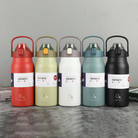 Vente en gros de bouteille d'eau portable en acier inoxydable 316 chaude et froide à double paroi de sport de qualité alimentaire avec logo personnalisé avec poignée et couvercle