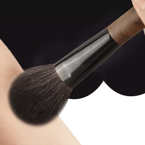 EIHODO Pinceau à blush en forme de cœur, poils d'animaux, manche en bois, 4 cm, pour blush, illuminateur, contouring - Product Image 2