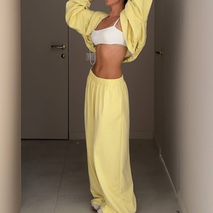 Ensemble de sweats à capuche et pantalons de survêtement avec logo personnalisé, sweats à capuche et pantalons de survêtement pour femmes, ensembles pour femmes - Product Image 3