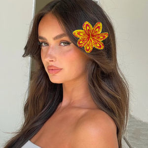 9cm Black Shell Pearl Dance Party Pince à cheveux décorative <span class=keywords><strong>Tiaré</strong></span> Pic à cheveux avec mousse Eva et <span class=keywords><strong>fleur</strong></span> <span class=keywords><strong>artificielle</strong></span> d'Hawaï - Product Image 1