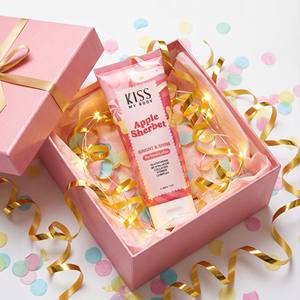 Loción Perfumada Corporal Kiss My Body Bright & Shine con Aroma a Sorbete de Manzana, SUNDAE WHIP y CREMA DE CARAMELO 200G - Product Image 3