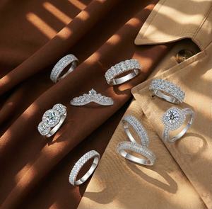 MOQ 1 Stock all'Ingrosso Anello con Moissanite da 1ct di Lusso in <span class=keywords><strong>Argento</strong></span> 925 Gioielleria Fine da Matrimonio e Fidanzamento Fede Eternity <span class=keywords><strong>Anelli</strong></span> con Diamanti per <span class=keywords><strong>Donna</strong></span> - Product Image 3