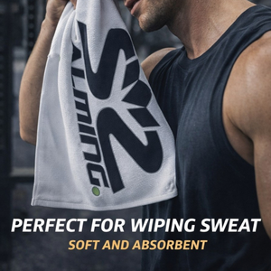La toalla deportiva extra grande Salming ofrece máxima comodidad con su tamaño extra grande, perfecta para deportes, gimnasio y baño. - Product Image 5