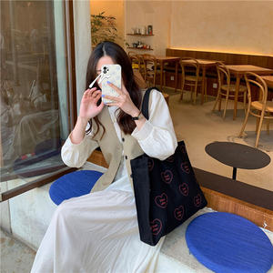 Eco Friendly semplice stile universitario Thursday studente portatile monospalla borsa di tela Shopping di grande capacità Wild Tote Bag - Product Image 3