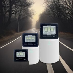 Reflector LED Solar para Jardín, Luz Blanca, Acabado Negro, de Alta Eficiencia - Product Image 4