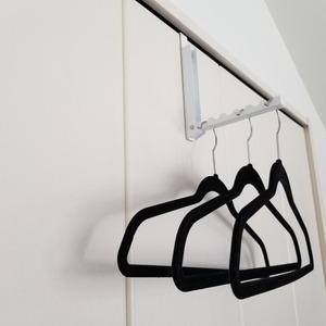 Pour <span class=keywords><strong>Amazon</strong></span> blanc fer Art <span class=keywords><strong>porte</strong></span> cintre <span class=keywords><strong>porte</strong></span>-manteau simple niveau pliable métal crochet chambre caché manteau et Trench manteau crochet support - Product Image 3
