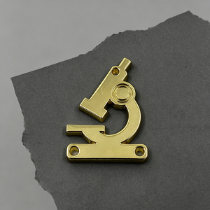 Plaques de Marque Minimalistes en Alliage de Zinc Plaqué Or avec Logo en Relief pour Sacs à Main et Accessoires Vestimentaires - Product Image 6