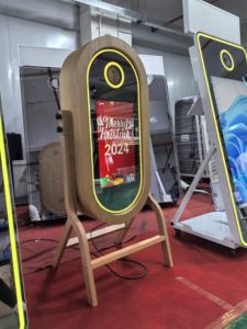 Venta al por mayor <span class=keywords><strong>Fotomaton</strong></span> Selfie Photobooth Machine Kiosk Magic Mirror Photo Booth Shell Boda o fiesta Photo Mirror Booth para la venta - Product Image 3