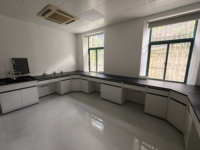 Table de travail de laboratoire scolaire en acier résistant aux acides et aux alcalis, type îlot, certifiée CE, à fixation au sol