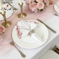 ANNIELU Serviettes Blanches avec Bordure Festonnée Rose, Toucher Coton Doux, Polyester Filé, Réutilisables, Anti-Plis, pour Mariages et Banquets