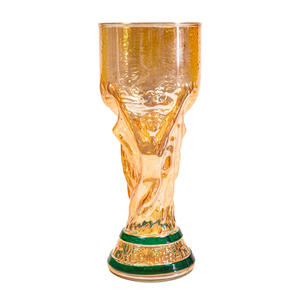 Trophée <span class=keywords><strong>de</strong></span> football créatif en verre borosilicate doré, résistant aux hautes températures, pour les commerçants, les bars, les événements en direct - Product Image 5