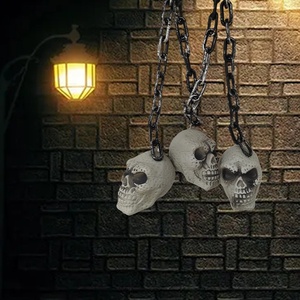 Décorations d'Halloween : Accessoires effrayants pour la pièce, bar extérieur, maison hantée, décorations de crânes suspendues - Product Image 4