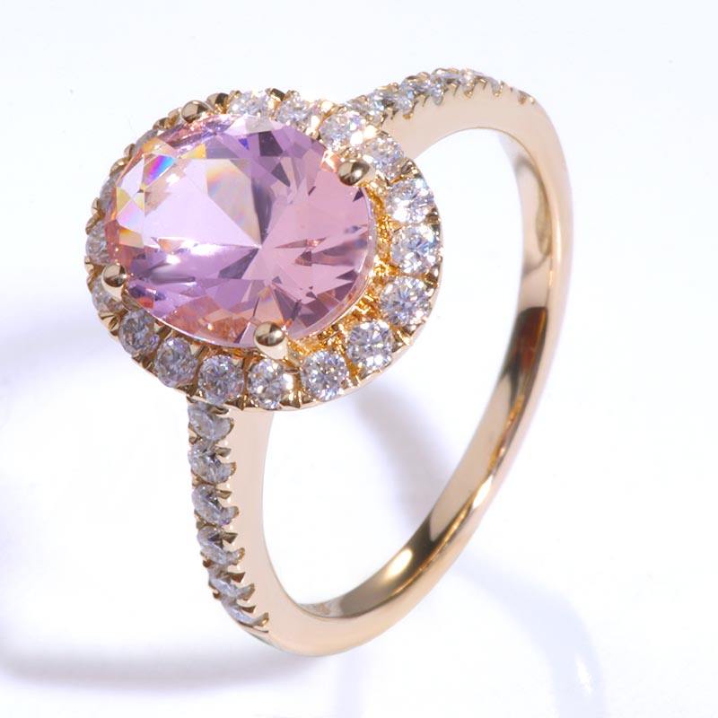 Bague en or jaune 10 carats avec pierre précieuse de laboratoire