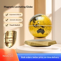 Globe Lumineux Flottant Créatif d'Art Moderne en Gros, Ornement de Nuit avec Base Polygonale Jaune en ABS et Lévitation Magnétique