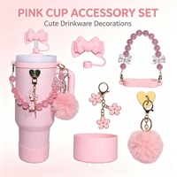 CZFIT Série de pendentifs mignons de dessins animés pour accessoires de gobelets, comprenant cordon de fixation, anneau en silicone, étui à rouge à lèvres, bouchon anti-poussière et protection de base pour gobelet