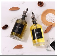 Bouteille Distributrice d'Huile d'Olive en Verre Élégante et Raffinée pour Cuisine avec Bec Verseur