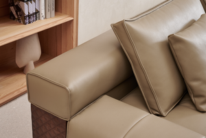 Conjunto Modular Seccional de 3 Plazas en Cuero Ecológico Beige de Grano Completo, Estilo Minimalista Premium, con Reposabrazos Anchos de Madera Tejida - Product Image 2