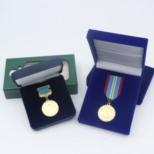 Medallas y cintas de premios de seguridad de lujo personalizadas Medallones de brazo de oro de metal Insignias con cajas - Product Image 6