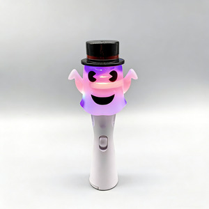 Baguette lumineuse LED fantôme d'Halloween personnalisable avec logo, en gros, à piles, rotative, pour enfants, pour la fête d'Halloween ou le jeu de la friandise ou du fardeau - Product Image 4