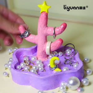 Ensemble de plateaux de rangement pour bijoux faits <span class=keywords><strong>à</strong></span> la main en argile <span class=keywords><strong>à</strong></span> séchage <span class=keywords><strong>à</strong></span> <span class=keywords><strong>l</strong></span>'<span class=keywords><strong>air</strong></span> en gros Kit de poterie avec argile - Product Image 4