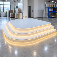 Plateforme de scène de mariage en acrylique blanc brillant, incurvée, à trois niveaux avec éclairage LED pour cérémonie, hôtel, banquet, événement