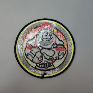 工場販売 アイロン接着織布バッジ 熱プレス刺繍ワッペン 衣類用 カスタム刺繍ワッペン - Product Image 3