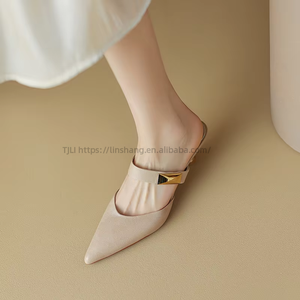Nouvelles sandales d'été européennes et américaines sexy pour femmes, fines, à chaîne, à talons hauts et pointus - Product Image 2
