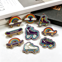 Épinglette en émail dur personnalisée, nuages arc-en-ciel, dessin animé, avec paillettes, badge métallique, logo, mignonne, anime, pour revers de veste