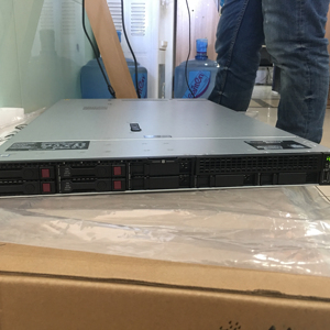 Serveur HPE Proliant DL360 Gen10 Modèle P19775-AA1 4214 1P 16G NC 8SFF Rack 64 Go de mémoire Processeur Xeon avec 3 ans de garantie - Product Image 1