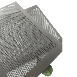 Placa de revestimento quadrada de malha para painel composto de alumínio 2021 Azulejo de teto de alumínio à prova de fogo interior de fábrica 600x600mm