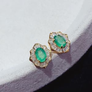 המפעל מייצר עגילי כסף איכותיים ומעוצבים להפליא משובצים ברקים טבעיים. - Product Image 4