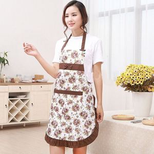 Tabliers à imprimé floral avec poches et breloques nœud papillon pour femmes, en polyester effet peau de pêche, à volants, personnalisables avec logo pour cadeau publicitaire - Product Image 1