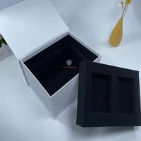 Caja Cosmética Personalizada en Forma de Libro, Estilo Flip Top, Papel Texturizado Especial con Logotipo en Lámina Negra, Película Suave al Tacto y Soporte de Espuma EVA