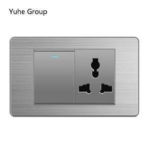 เต้ารับติดผนังสแตนเลสแบบสัมผัสมาตรฐานอเมริกัน 20A พร้อมพอร์ต USB 1 ช่อง 1 กลุ่ม และสวิตช์ไฟถนน 2 ช่อง - Product Image 4