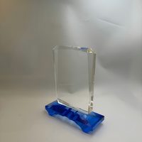 Plaque en cristal K9 personnalisable avec texte et logo, base facettée bleu saphir