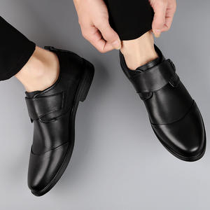 Chaussures carrées souples en cuir de vachette, à lacets, avec des propriétés antidérapantes et respirantes. Chaussures de ville en cuir légères. - Product Image 4