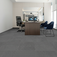 Karpet Modular Tekstur Cairan Abu-abu Aliran Horizontal & Detail Halus, Ideal untuk Perpustakaan & Area Membaca